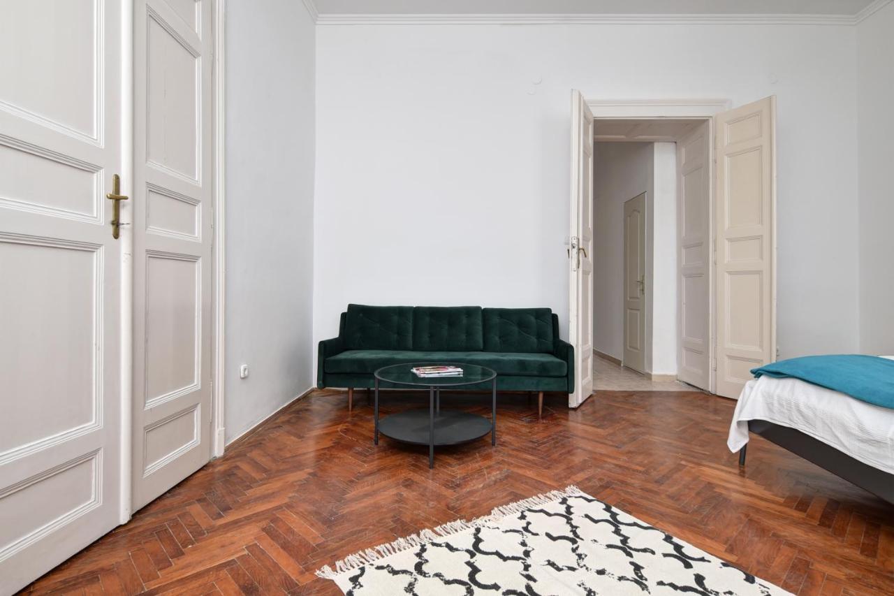 Bg Kaldy Gyula Studio's Budapeszt